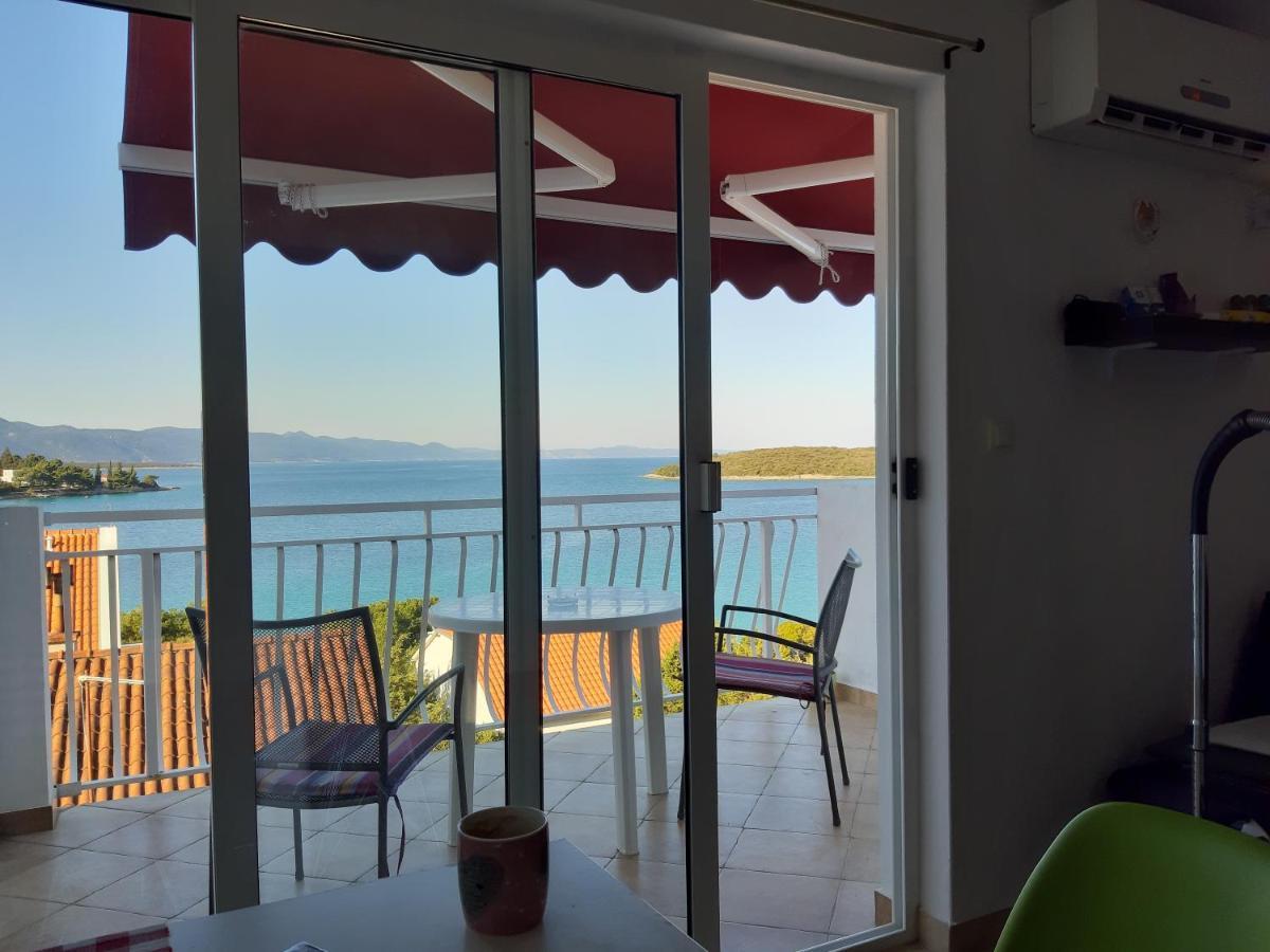 Blue Sea Blue Sky Appartement Lovište Buitenkant foto