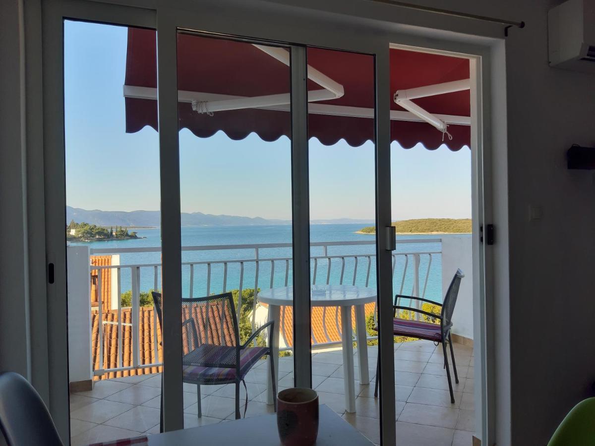 Blue Sea Blue Sky Appartement Lovište Buitenkant foto