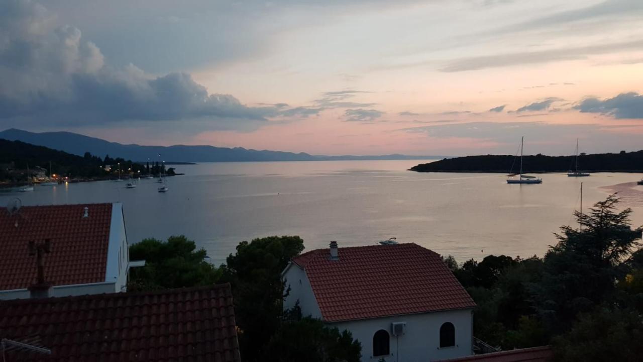 Blue Sea Blue Sky Appartement Lovište Buitenkant foto